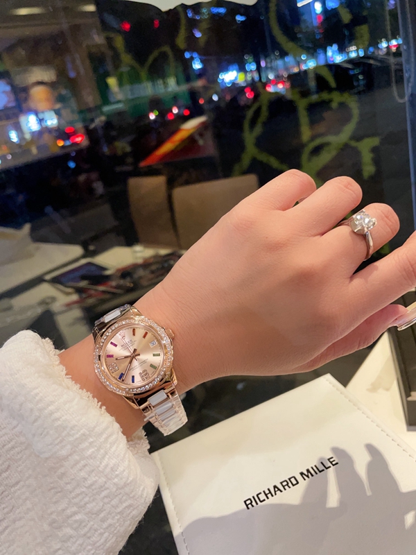 ブランド時計角部分ディテール